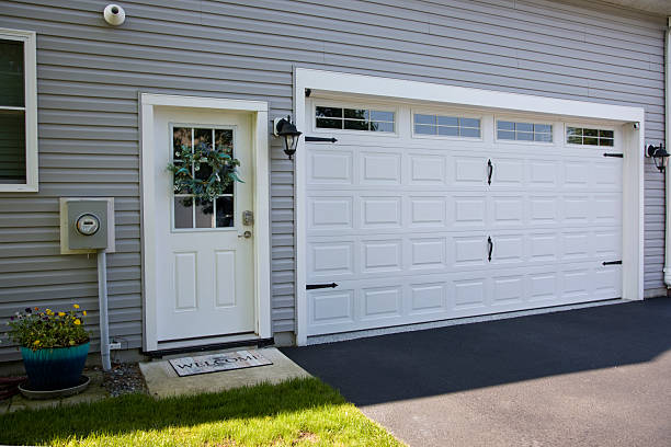 24/7 Emergency Garage Door Panel Replacement experts in Westmere, NY